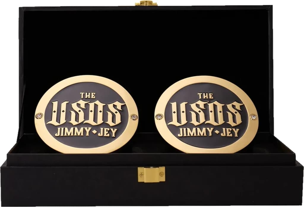 Collector-grade side plate set, hand-finished and built to hang.