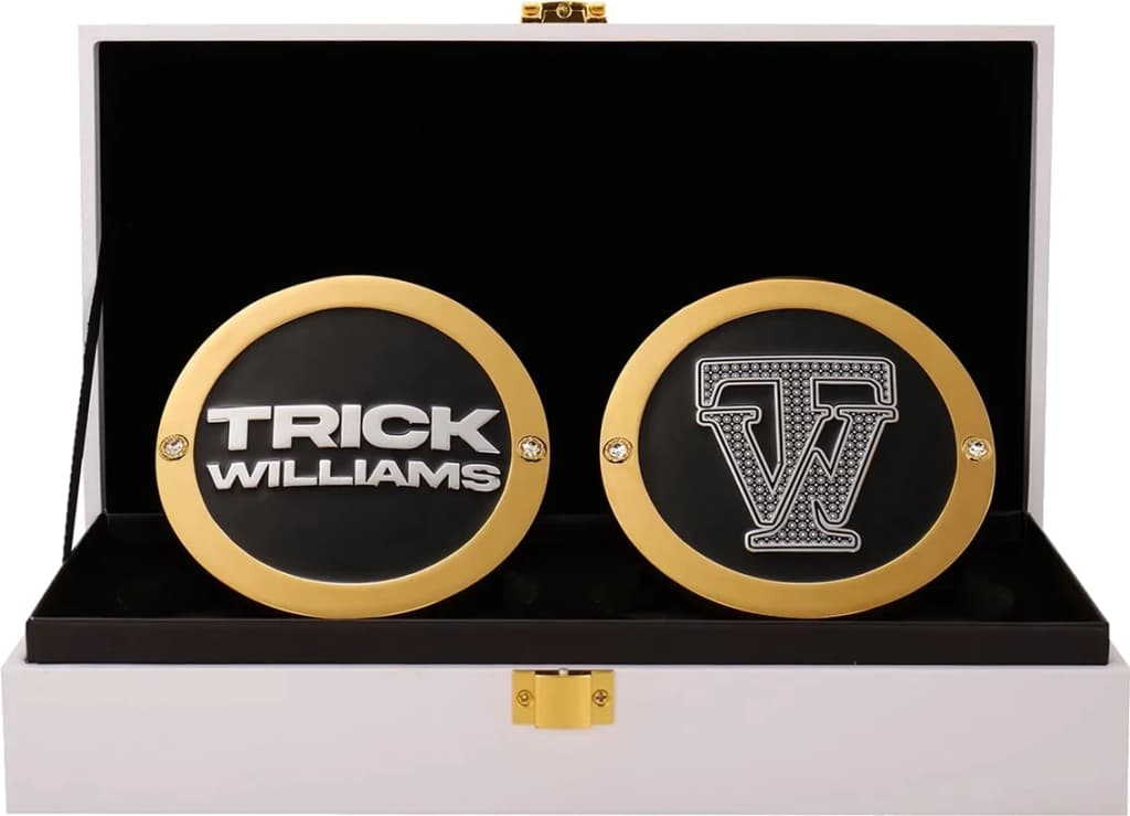 Collector-grade side plate set, hand-finished and built to hang.